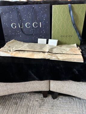 Gucci Navy Star-Patterned Shopping Bag & Olive Green Gift Box